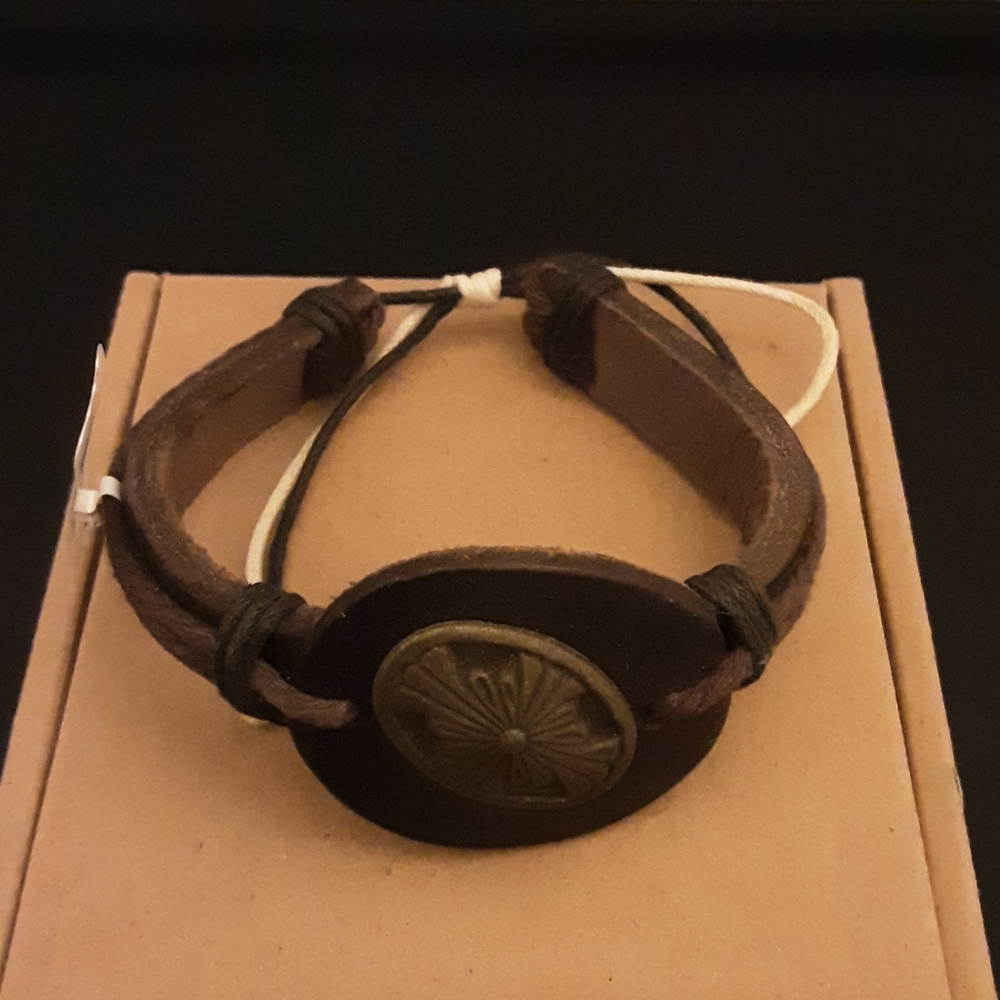 Pulbera Madera leather bracelet